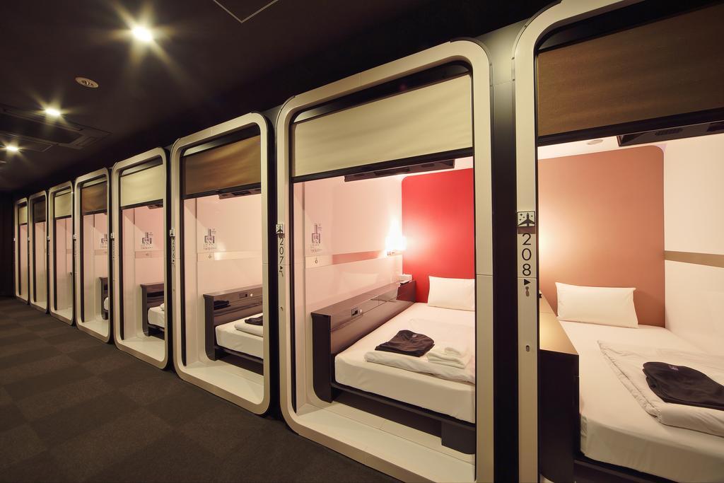 First Cabin Shinbashi Atagoyama Токио Номер фото