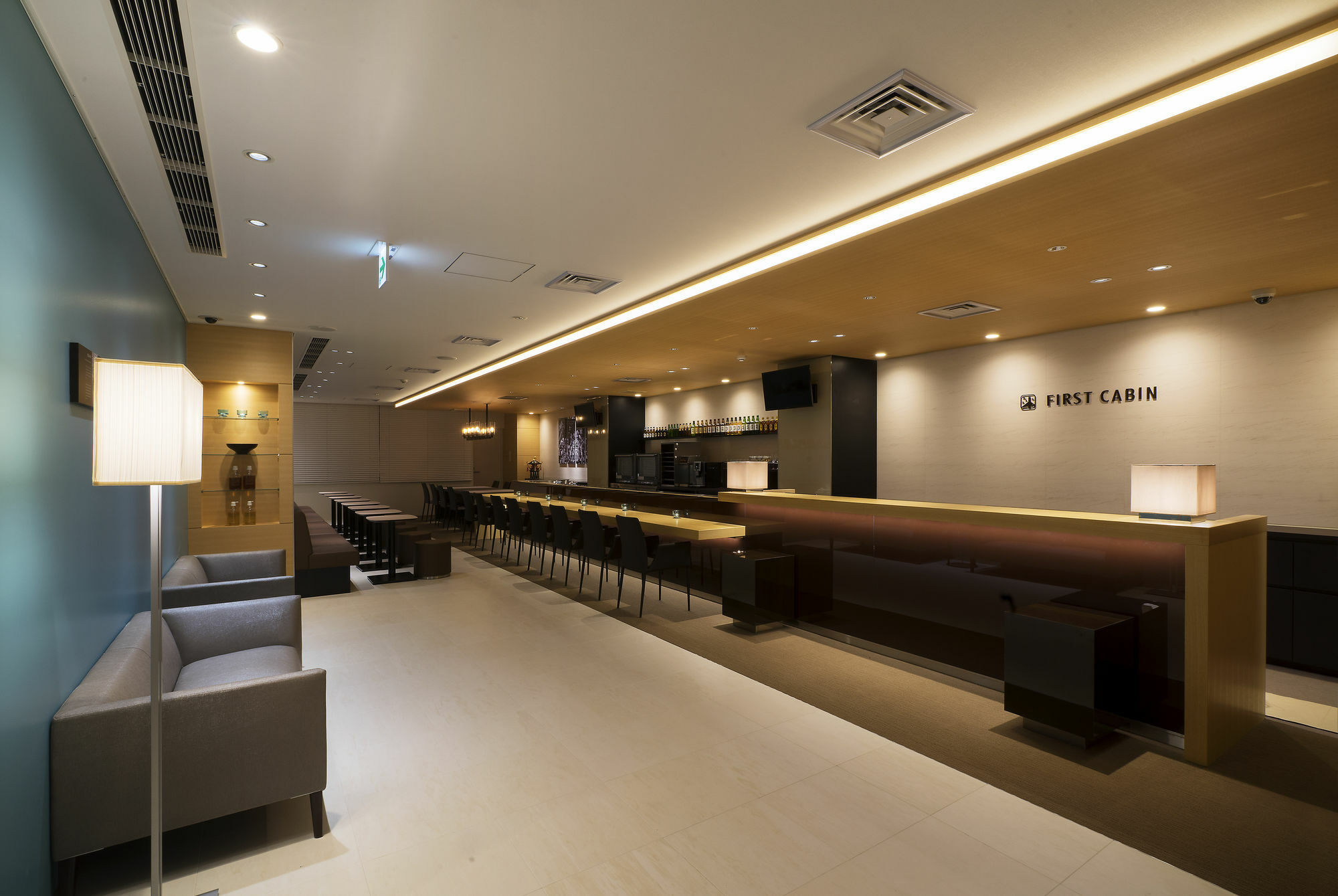 First Cabin Shinbashi Atagoyama Токио Экстерьер фото