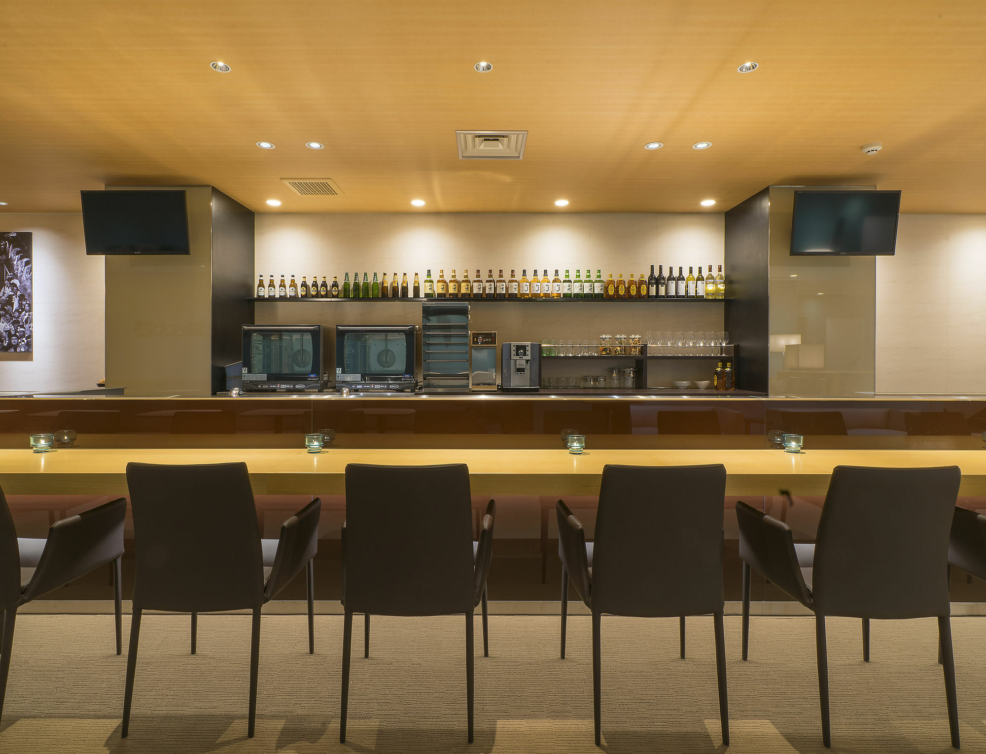 First Cabin Shinbashi Atagoyama Токио Экстерьер фото