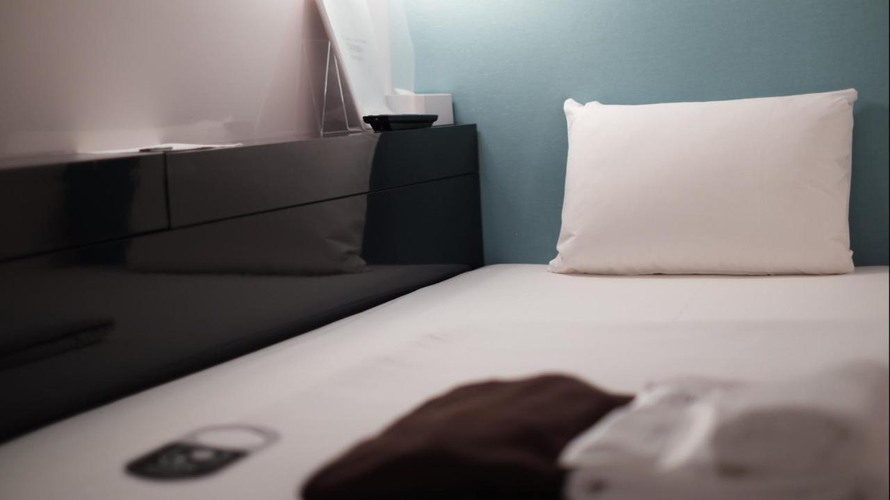 First Cabin Shinbashi Atagoyama Токио Экстерьер фото